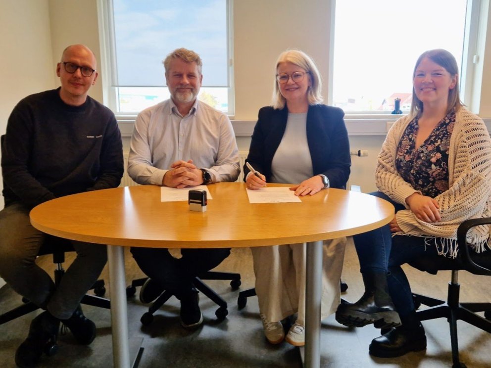 Frá undirritun samstarfssamnings. F.v. frá Fóðurblöndunni þeir Einar Valur Árnason, verkefnastjóri o…