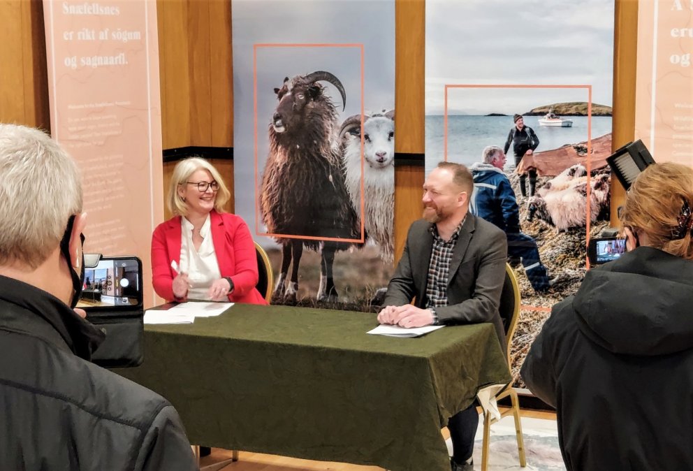 Frá undirritun samningsins að Breiðabliki, Guðmundur Ingi Guðbrandsson, umhverfis- og auðlindaráðher…