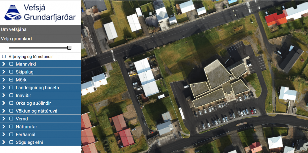 Enn skarpari vefsjá, staðsett neðarlega á forsíðu bæjarvefsins